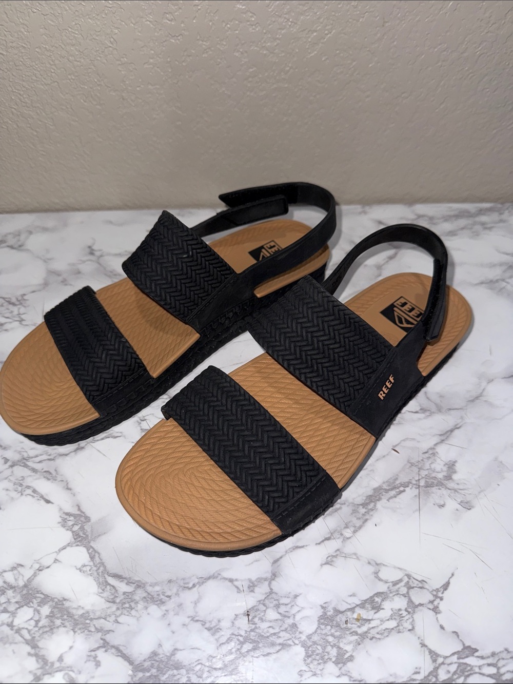 Reef Black and Tan Adjustable Slingback Sandals size 10 NWOT
